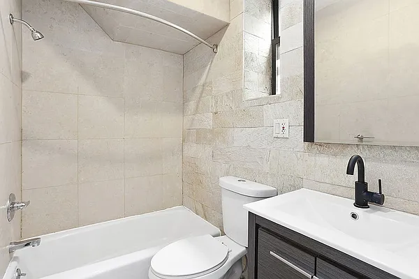 Rented by Dynamik Realty | media 14