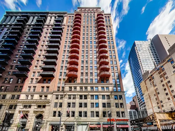 208 W Washington St APT 1012, Chicago, IL 60606