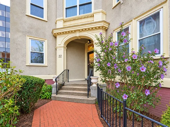 22 Centre St Unit 2, Cambridge, MA 02139