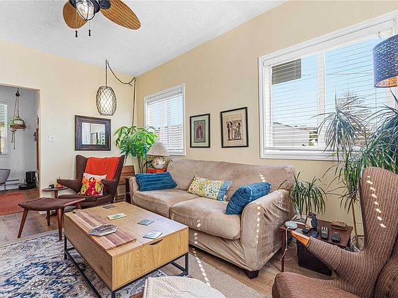 5th image of 245 Sabiston St
