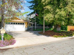 918 W Cambridge Ave, Visalia, CA 93277