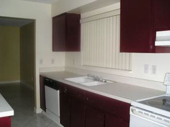 5th image of 10923 Tailfeather Ct