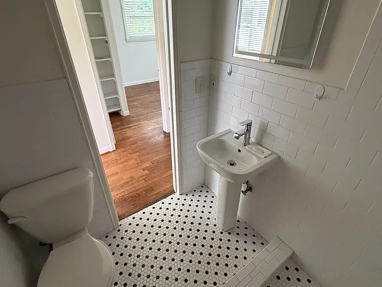 35 Pickett Hill St — Photo 7
