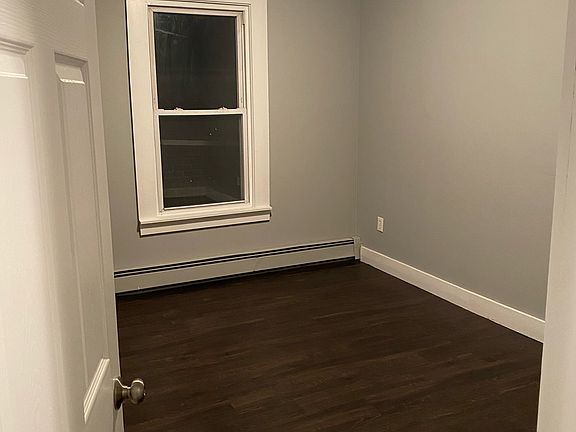 3rd image of 669 E Main St #11088197