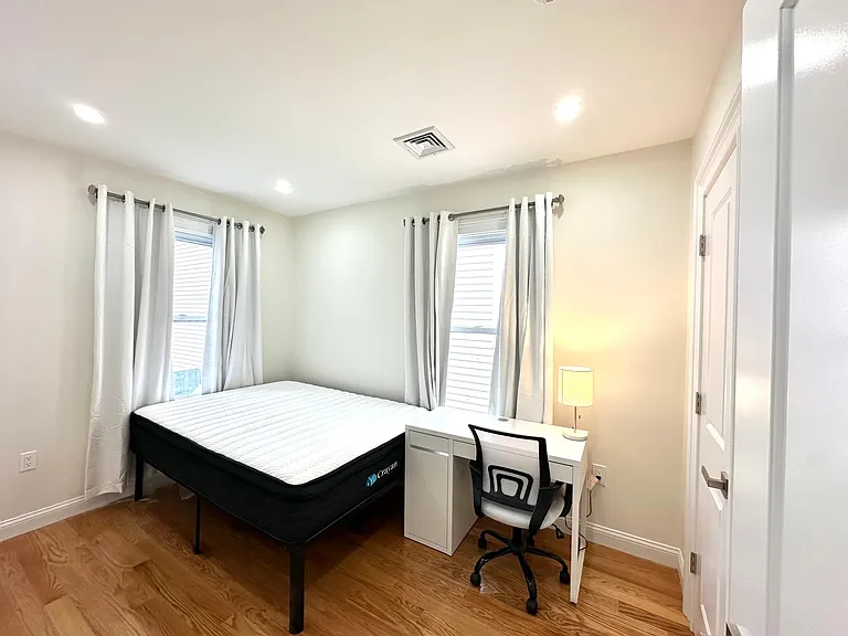11 Burrell St #2 — Photo 6