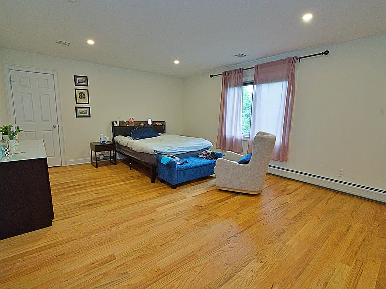 2408 Hammett Ave — Photo 28