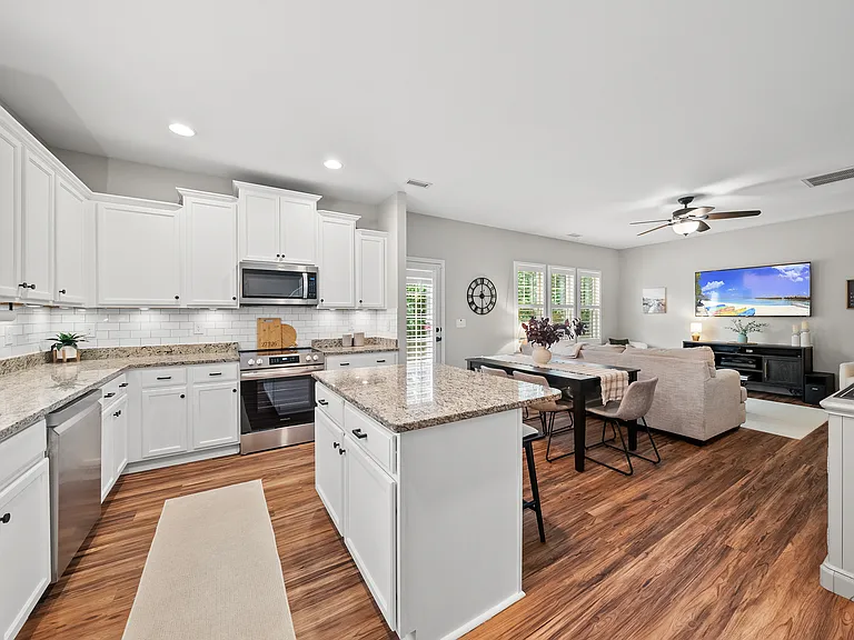 919 Award St — Photo 10