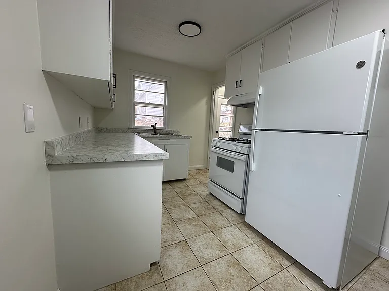 6762 Maple St — Photo 3