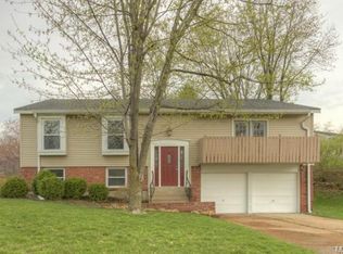 386 Sunfield Pl, Ballwin, MO 63011
