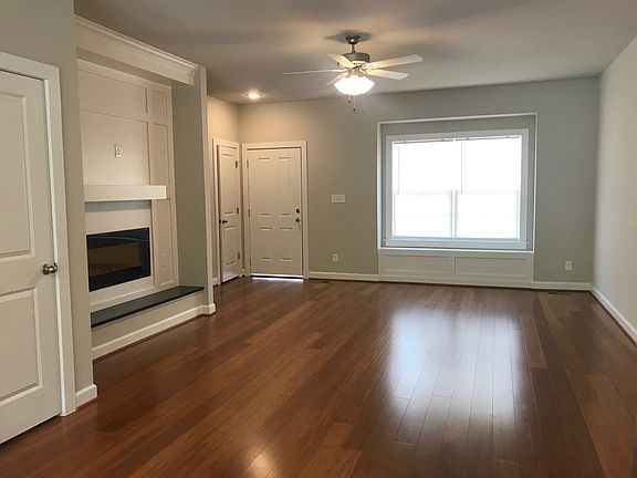 2nd image of 92 Andrews Pl