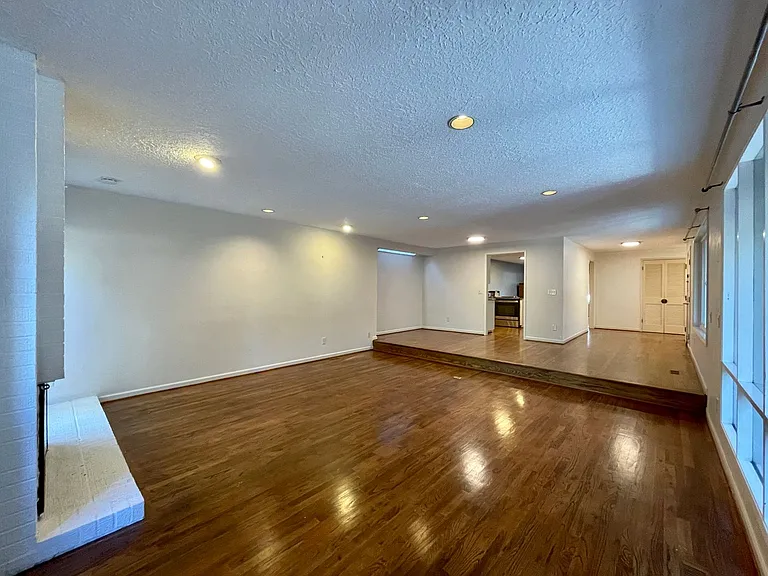 15410 SW Peppermill Ct — Photo 8