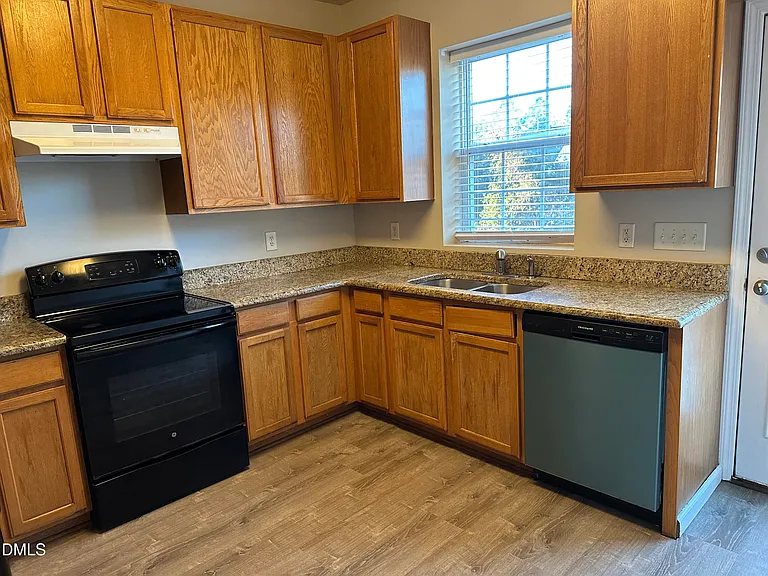 553 Writers Way — Photo 13