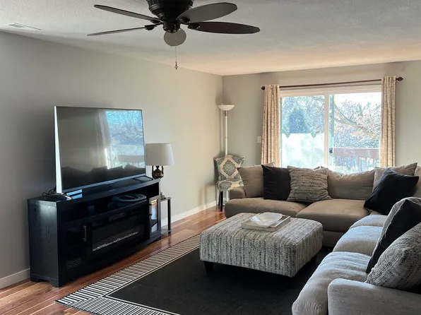 4000 S 56th St APT 392C, Lincoln, NE 68506