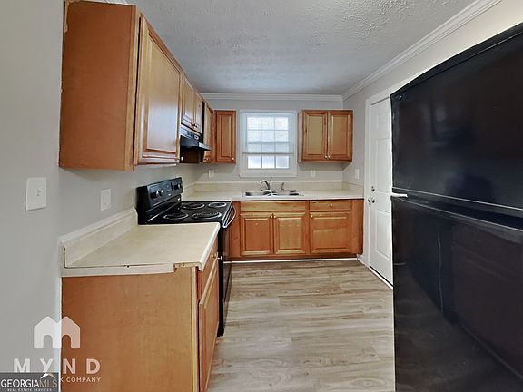 2nd image of 1825 Oakmont Dr NW