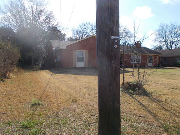 3rd image of 2085 Kingsbury Dr