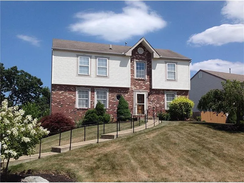 572 Kimble Dr photo 1