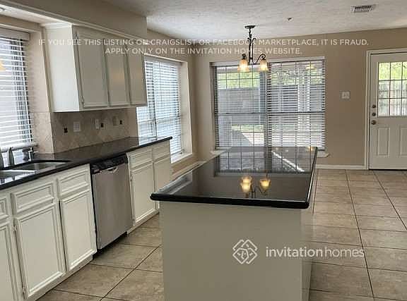 4th image of 2113 Pleasant Valley Dr