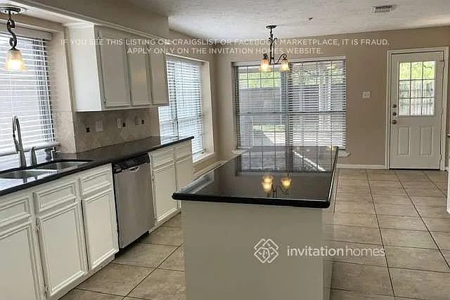 2113 Pleasant Valley Dr — Photo 4