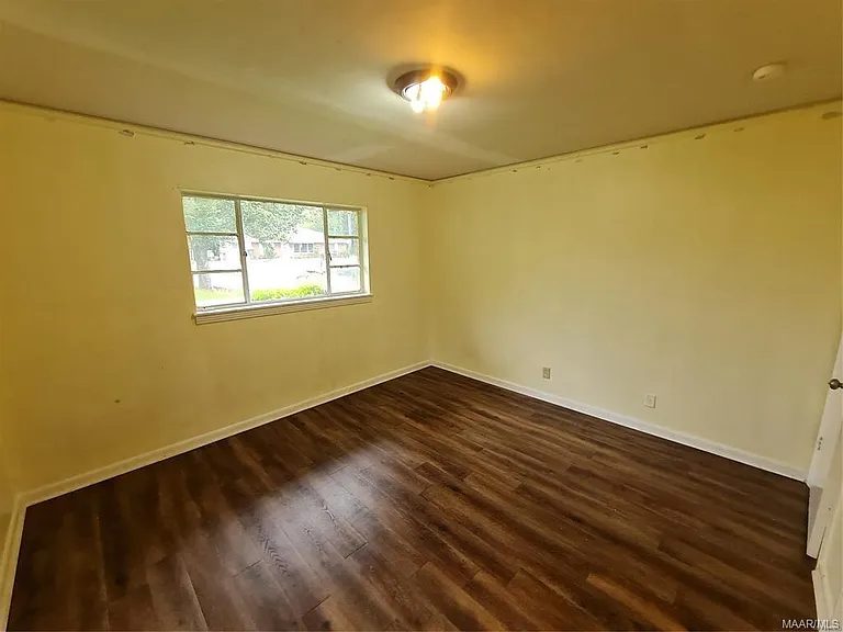 1220 Lynwood Dr — Photo 11