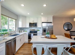 1004 Fontana Dr, Alameda, CA 94502