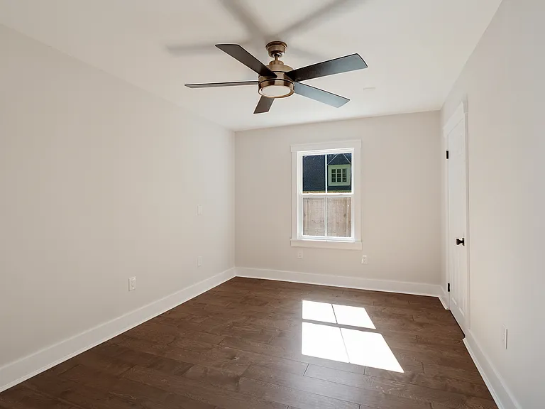 519 Thorn Ridge Cv — Photo 48