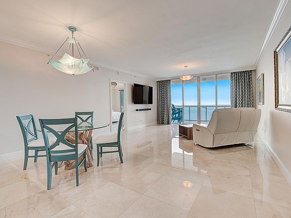 4th image of 2650 Lake Shore Drive #2104