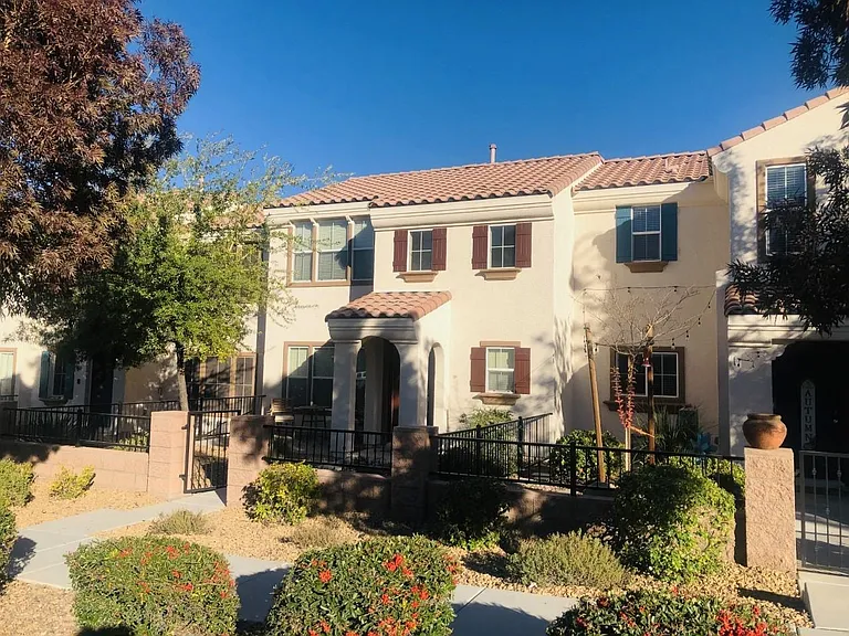 Waterlily View St — Photo 13