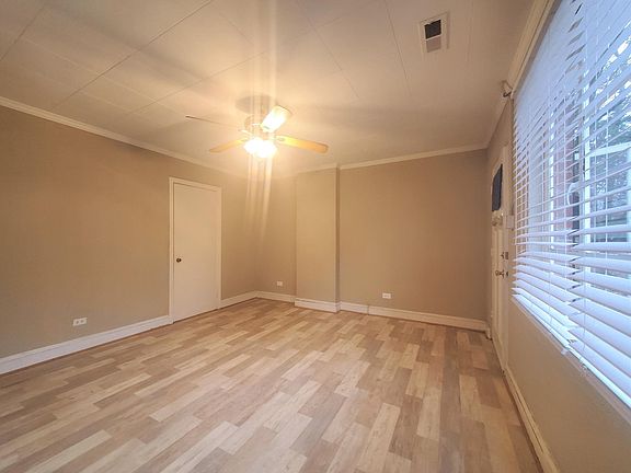 3rd image of 7 Edgewood Dr Unit A