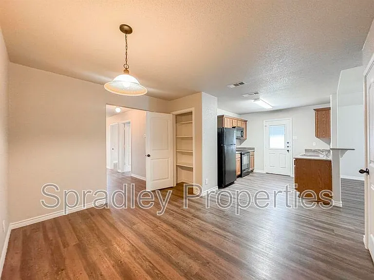 505B Kacie Dr — Photo 5