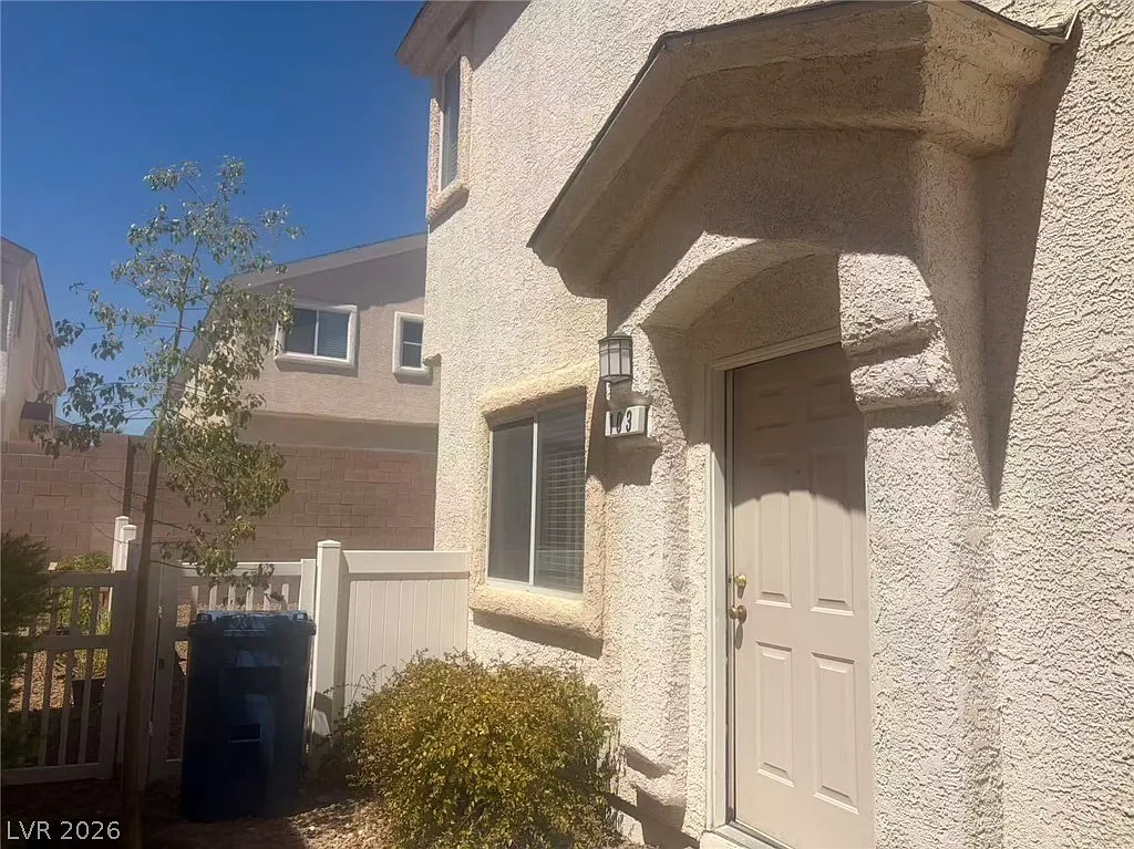 3 bed, 2.5 bath, 1553 sqft, $1,800 — Photo 2