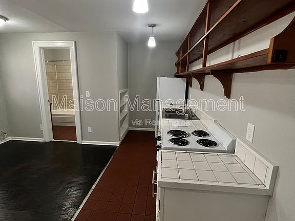 4th image of 196 Goodman St N APT 7