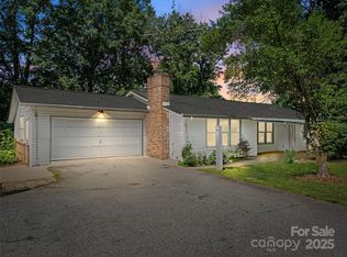165 Crestview Dr, Hendersonville, NC 28791