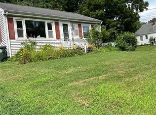 15 Herzig St, Bristol, RI 02809