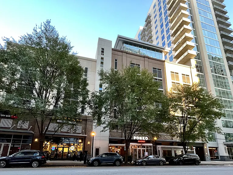 950 W Peachtree St #813 — Photo 18