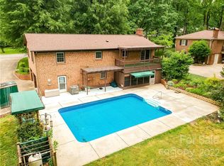 1250 18th Ave NE, Hickory, NC 28601