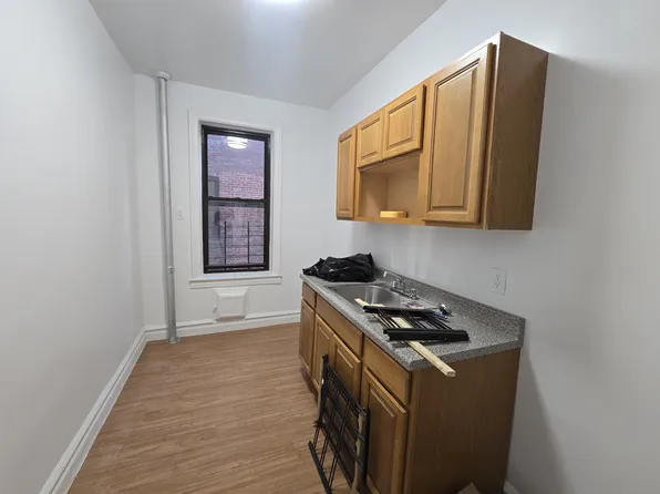 861 48th Street image 1 of 4