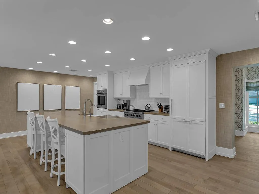 3 bed, 2.5 bath, 3368 sqft, $30,000 — Photo 2