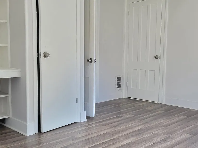 22 Maple St — Photo 6