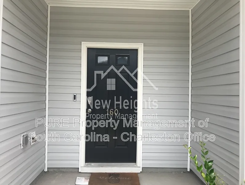 3 bed, 2.5 bath, 1476 sqft, $1,949 — Photo 2