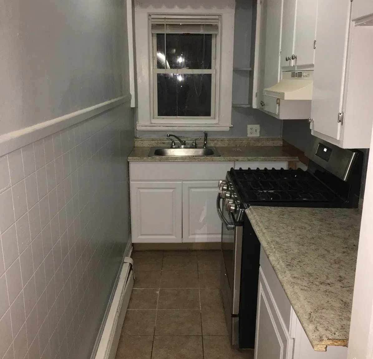 3 bed, 1000 sqft, $2,450 — Photo 3