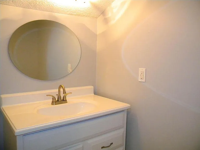 1305 Moses Ave — Photo 16