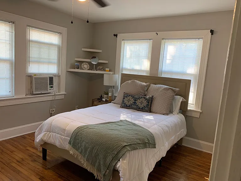 415 Ash St — Photo 2