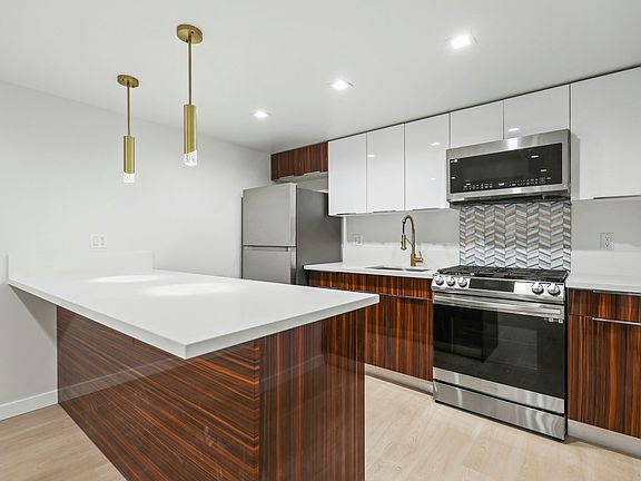 3rd image of 410 Lucas Ave #G