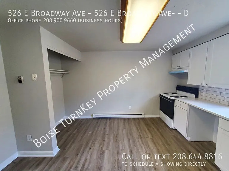 526 Broadway Ave #D — Photo 5