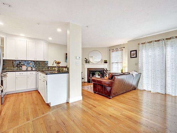 5th image of 201 Main St Unit 21