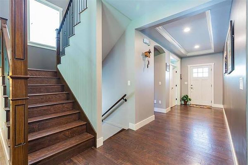 Coquitlam House for rent - 5 Bedrooms — photo 8