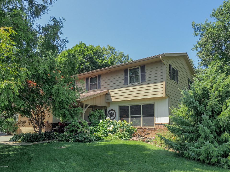 9436 Treetop Drive-100