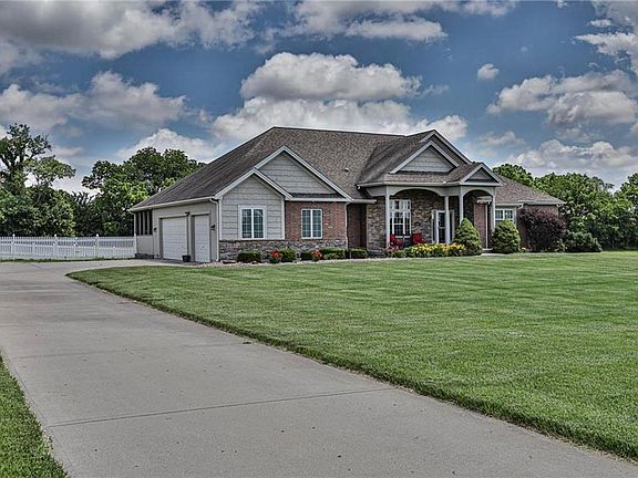 4th image of 33406 Pinehurst Ln