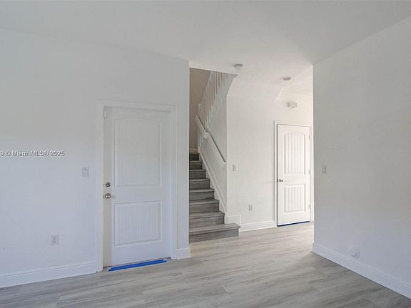 3rd image of 639 NE 33rd Ter