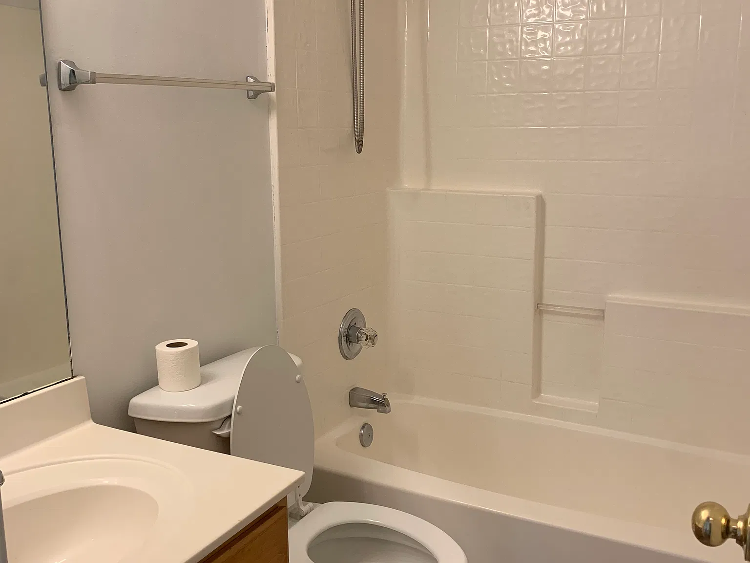 3 bed, 2036 sqft, $2,395 — Photo 4